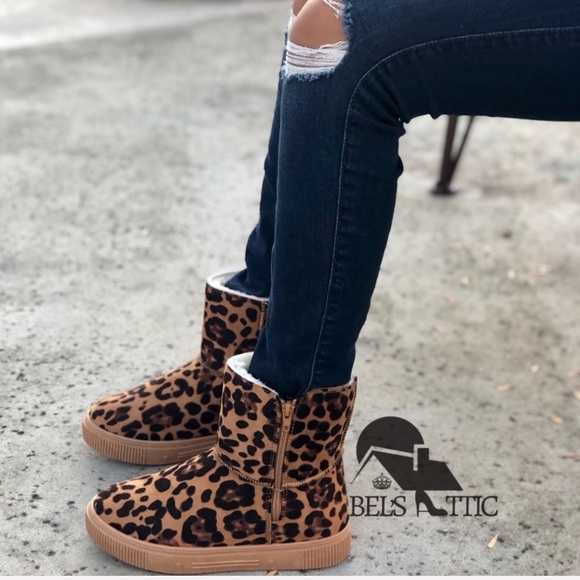 Shoes - Leopard Print Vegan Fur Lined Cozy Boots
